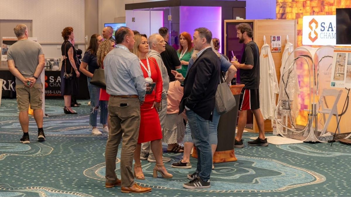 Operators and suppliers connecting on the STACon vendor floor.